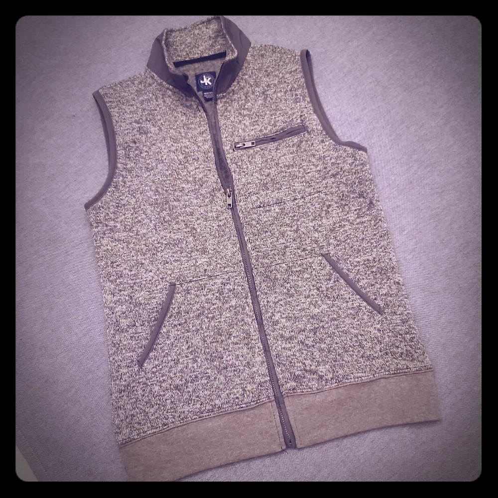 J Khaki boys knit vest - size 10/12